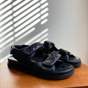 NWOT Tony Bianco Hiranni Black Sheep Sandal in Nappa Size 39